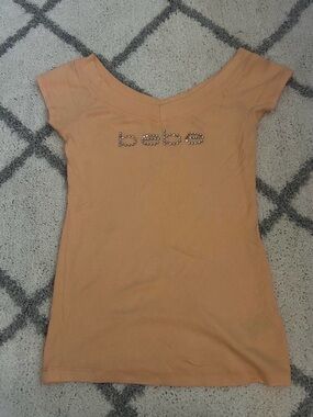 bebe women's ribbed scoop neck top in peach